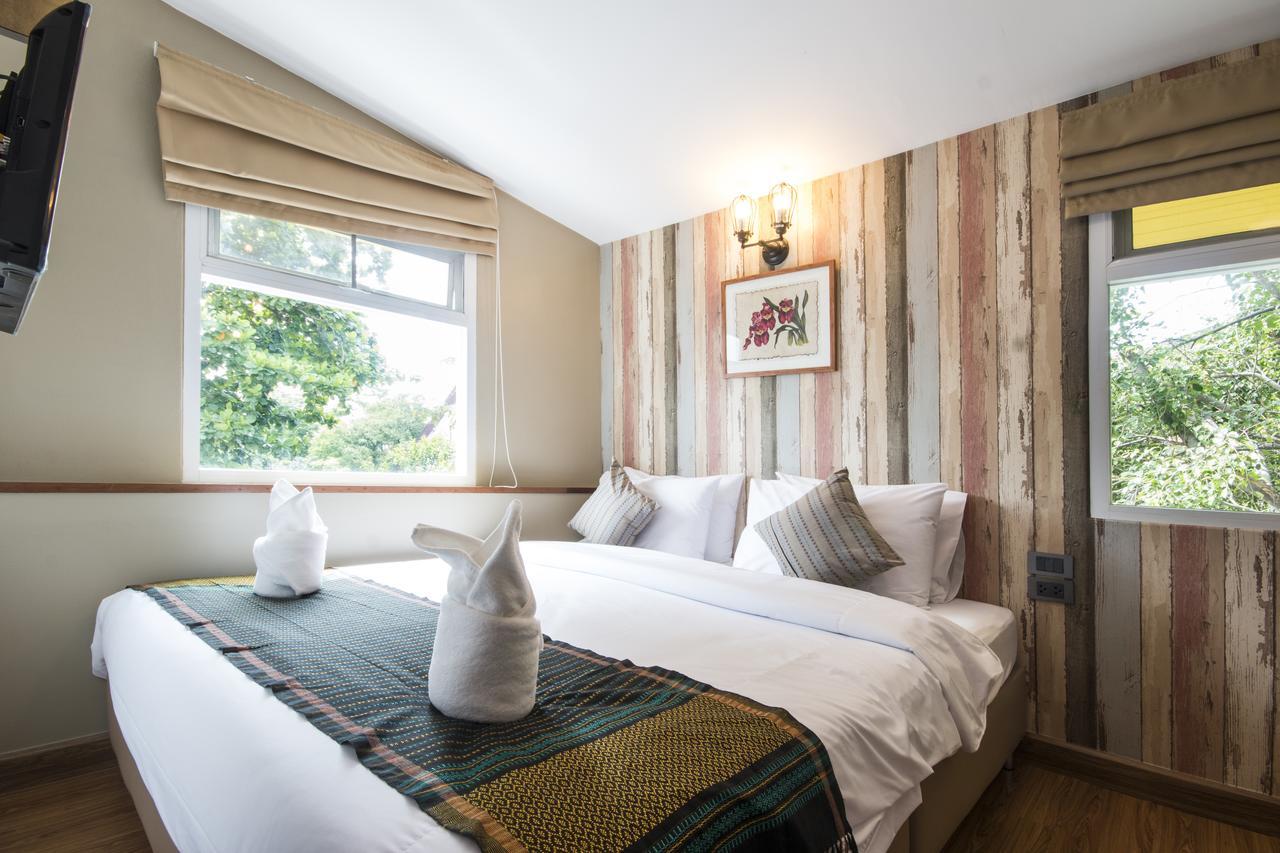 Tawan Bed Club Hostel เชียงใหม่ ภายนอก รูปภาพ