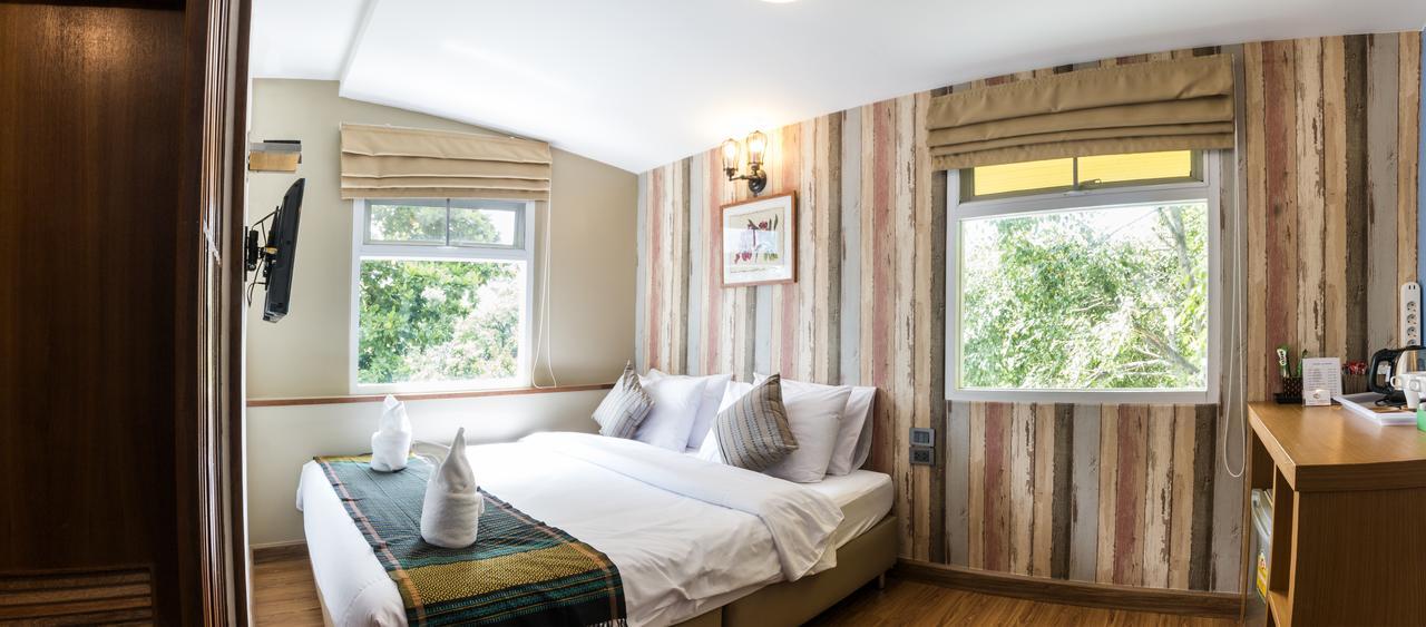 Tawan Bed Club Hostel เชียงใหม่ ภายนอก รูปภาพ
