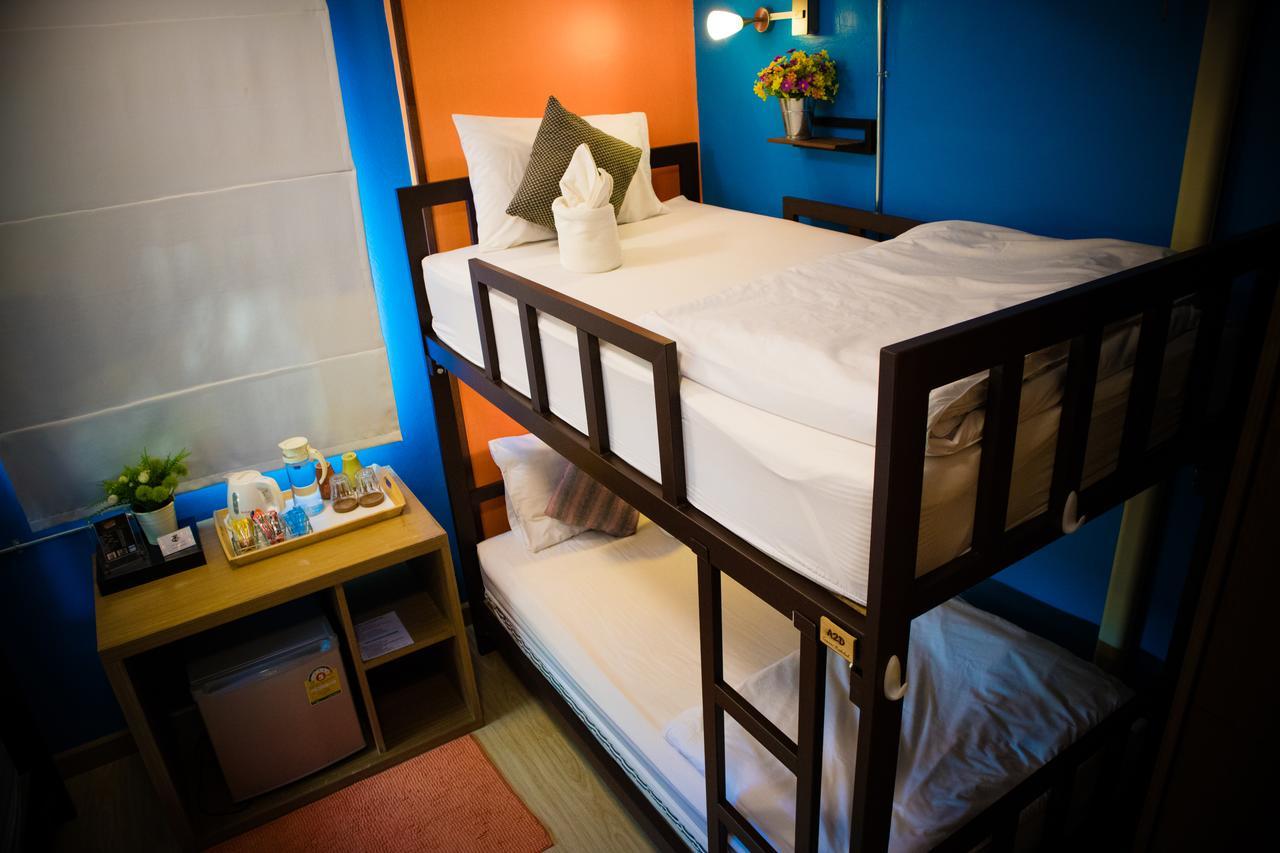 Tawan Bed Club Hostel เชียงใหม่ ภายนอก รูปภาพ