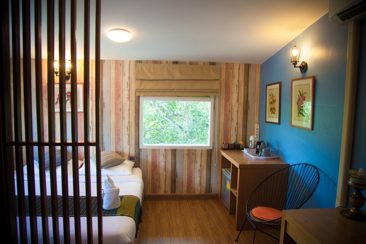 Tawan Bed Club Hostel เชียงใหม่ ภายนอก รูปภาพ