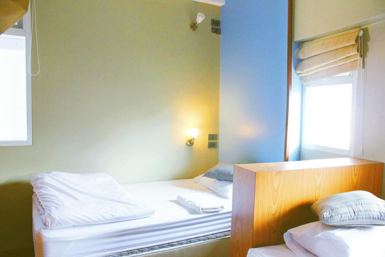 Tawan Bed Club Hostel เชียงใหม่ ภายนอก รูปภาพ