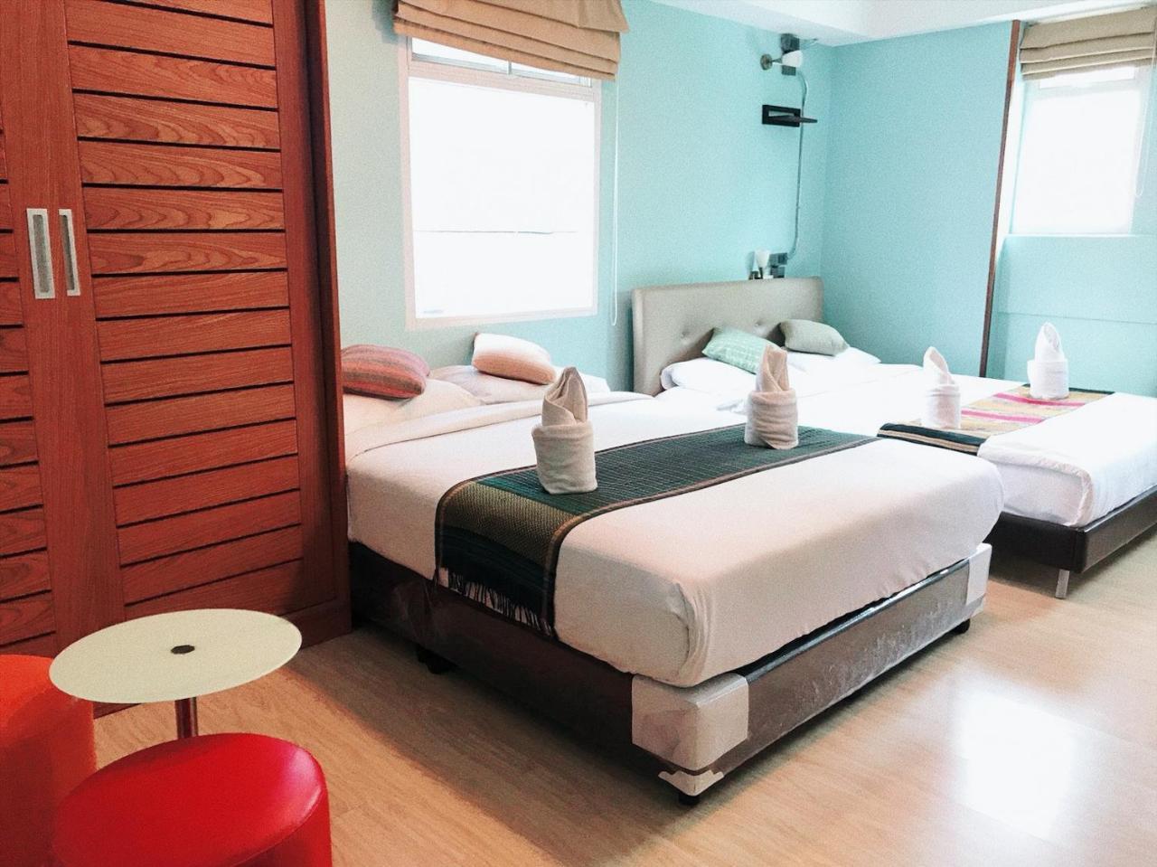 Tawan Bed Club Hostel เชียงใหม่ ภายนอก รูปภาพ